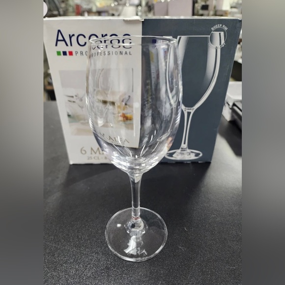 Arcoroc Professional French Wine Glasses (6) Malea per box - 25 CL / 8 1/4 Oz - Picture 2 of 6